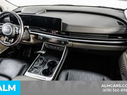 Used 2025 Kia Carnival FWD image 23
