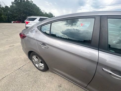 Used 2020 Hyundai Elantra Value Edition w/ Winter Weather Package FWD image 11