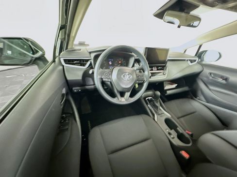 Used 2025 Toyota Corolla LE image 17