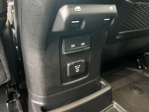 Used 2024 Jeep Wrangler Unlimited Rubicon image 35