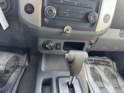 Used 2013 Nissan Frontier SV AWD/4WD image 28