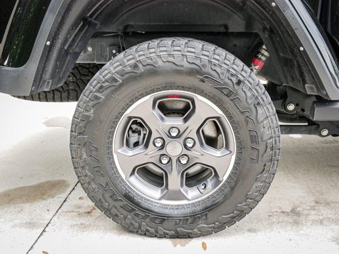 Used 2022 Jeep Gladiator Rubicon image 13