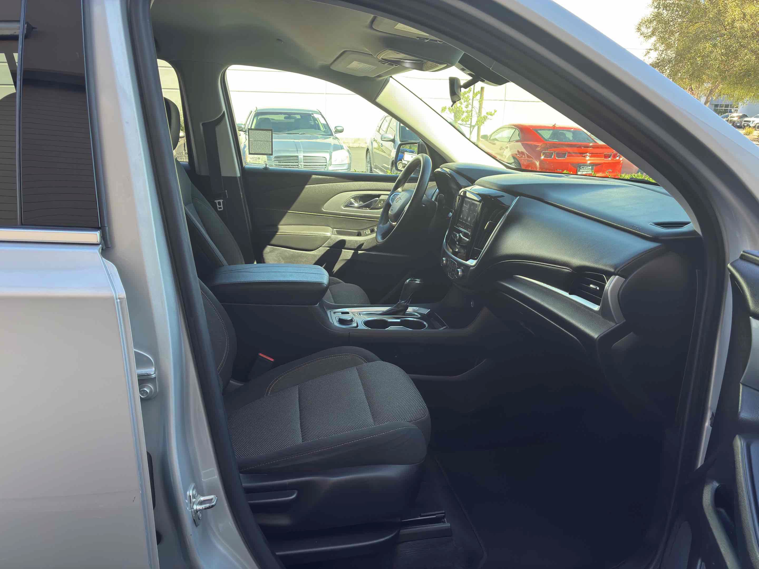 Used 2020 Chevrolet Traverse LS FWD image 43