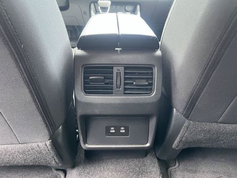 Certified 2025 Nissan Rogue SV AWD/4WD image 17