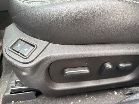 Used 2017 Ford Taurus SHO image 13