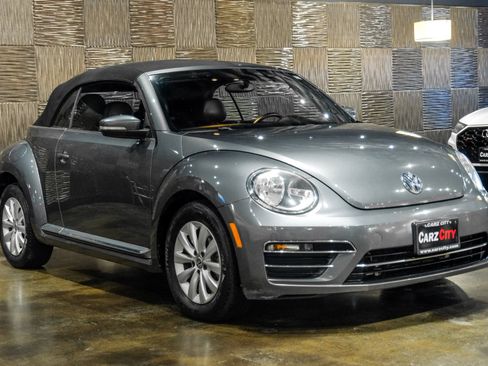Used 2018 Volkswagen Beetle 2.0T SE FWD image 5