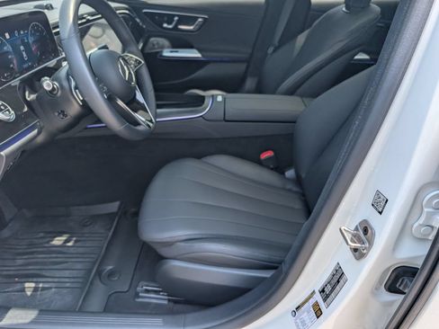 Used 2025 Mercedes-Benz E 350 Sedan image 12