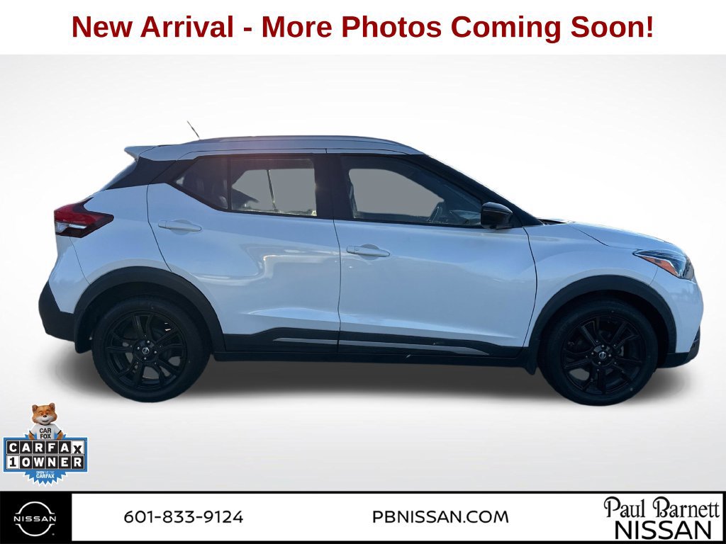 Used 2020 Nissan Kicks SR w/ SR Premium Package FWD image 1