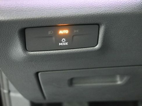 New 2026 Volkswagen Tiguan SE image 21