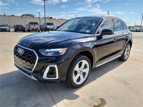Certified 2025 Audi Q5 2.0T Premium Plus w/ Premium Plus Package image 3