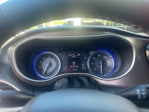 Used 2023 Chrysler Voyager LX FWD image 24