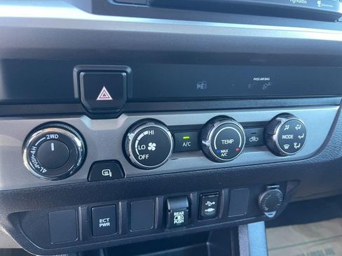 Used 2019 Toyota Tacoma SR5 AWD/4WD image 21