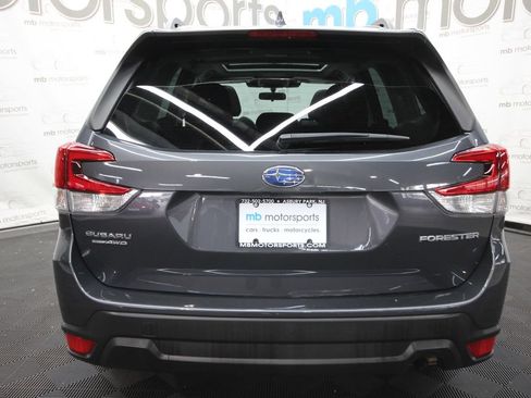 Used 2023 Subaru Forester Premium AWD/4WD image 5