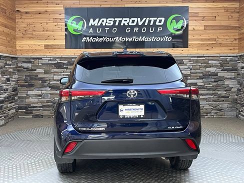 Used 2020 Toyota Highlander XLE AWD/4WD image 24