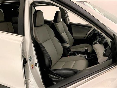 Used 2017 Toyota RAV4 Platinum image 6