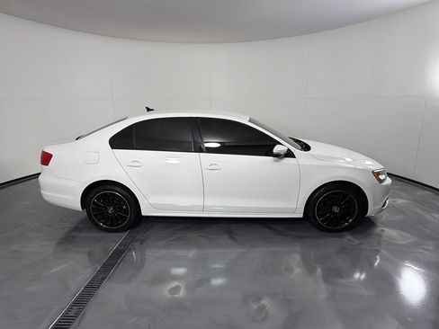 Used 2014 Volkswagen Jetta SE FWD image 4