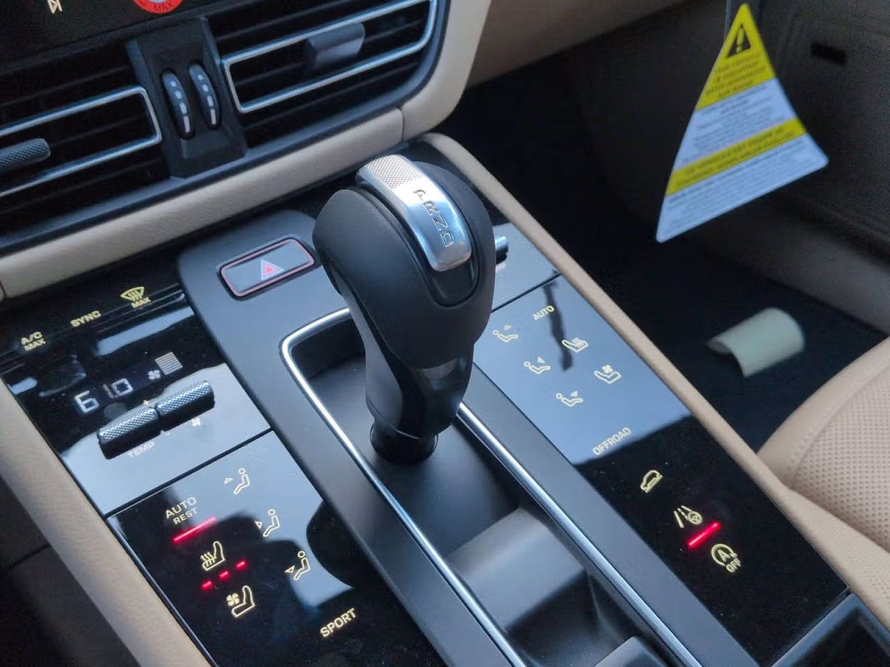 Certified 2026 Porsche Macan AWD/4WD image 21