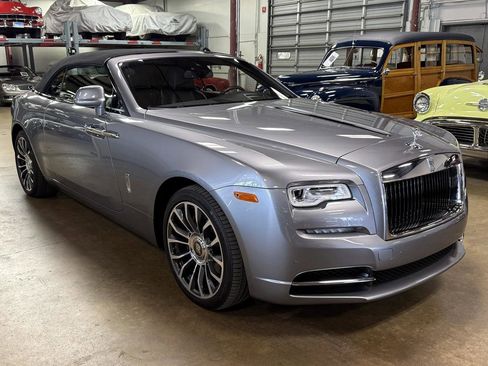 Used 2019 Rolls-Royce Dawn image 34