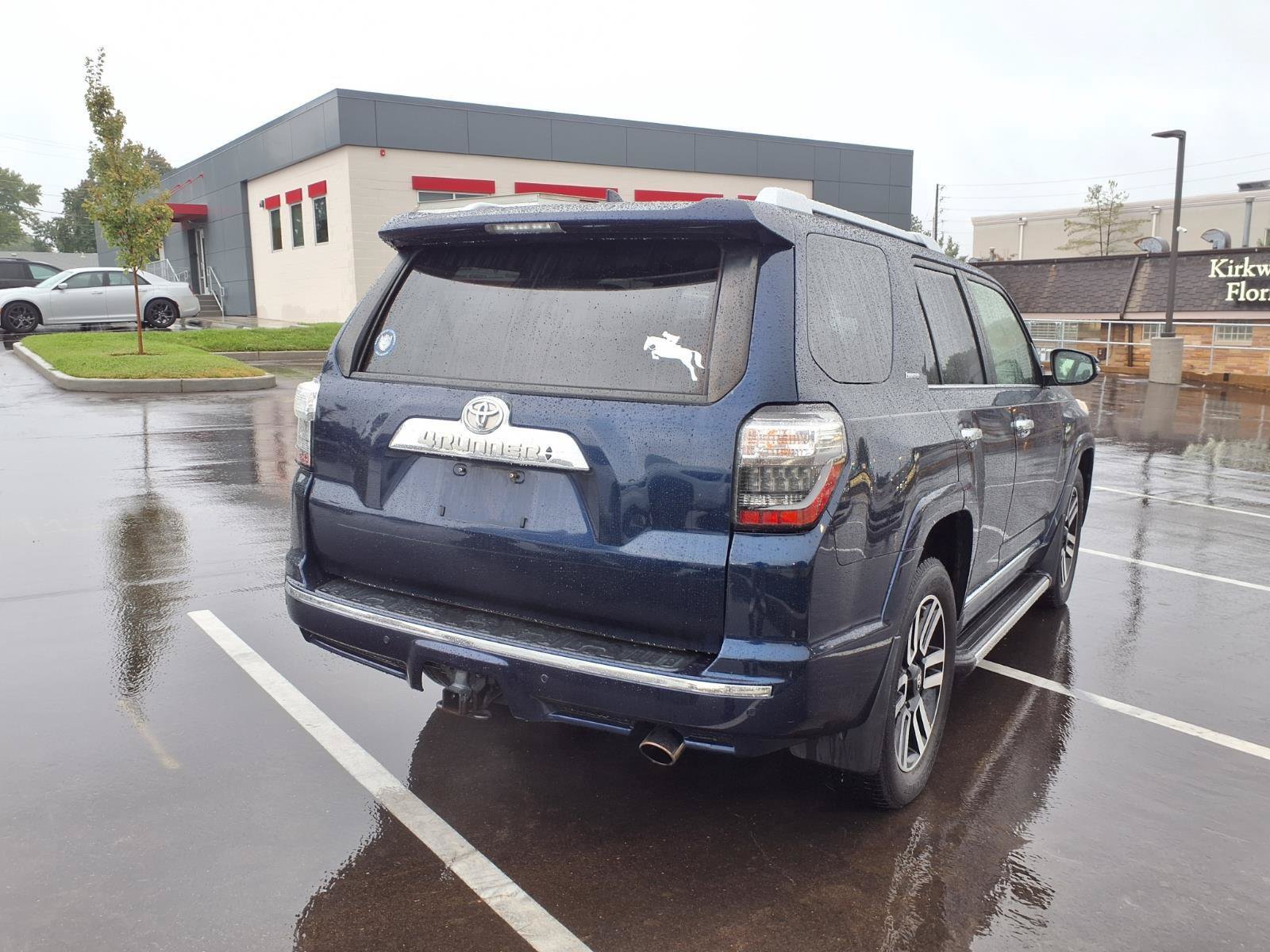 Used 2018 Toyota 4Runner Limited w/ Convenience Package AWD/4WD image 4