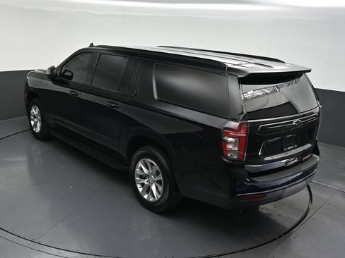 Used 2024 Chevrolet Suburban RST w/ Luxury Package RWD image 19