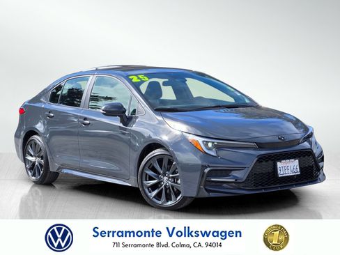 Used 2025 Toyota Corolla SE FWD image 1