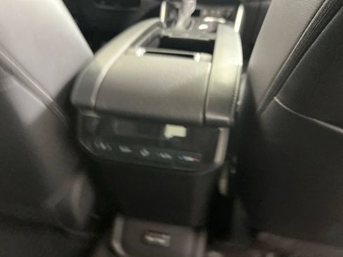 Used 2023 Toyota Highlander XSE FWD image 10