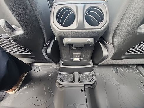 New 2026 Jeep Wrangler Unlimited Sahara AWD/4WD image 4