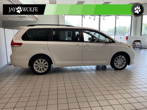 Used 2011 Toyota Sienna XLE w/ Entertainment Pkg AWD/4WD image 5