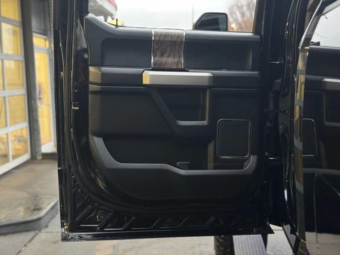 Used 2019 Ford F250 Lariat w/ Lariat Value Package image 40