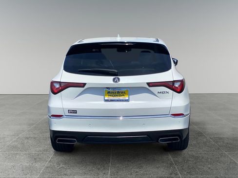 Used 2023 Acura MDX w/ Technology Package FWD image 4