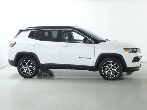Used 2025 Jeep Compass Limited AWD/4WD image 11