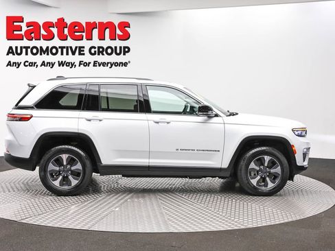 Used 2022 Jeep Grand Cherokee Limited 4xe w/ Luxury Tech Group II AWD/4WD image 4
