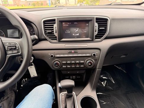 Used 2018 Kia Sportage LX w/ LX Popular Package FWD image 21