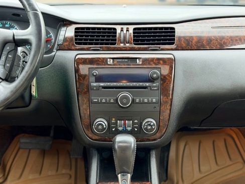 Used 2012 Chevrolet Impala LTZ FWD image 21