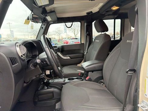 Used 2018 Jeep Wrangler Unlimited Sahara image 18