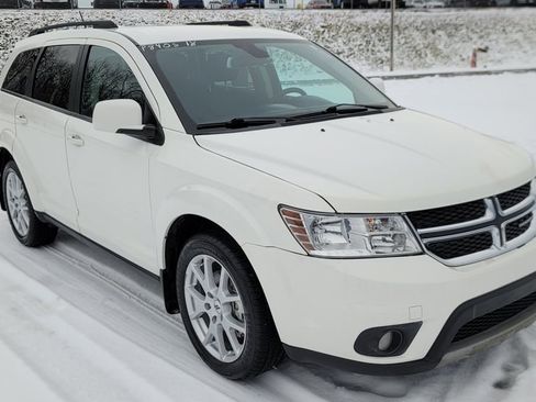 Used 2018 Dodge Journey SXT image 2