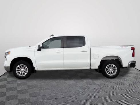 Used 2022 Chevrolet Silverado 1500 LT AWD/4WD image 2