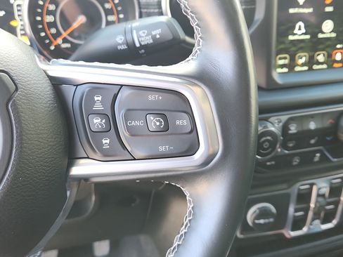 Used 2021 Jeep Gladiator Overland w/ Popular Equipment Package AWD/4WD image 22