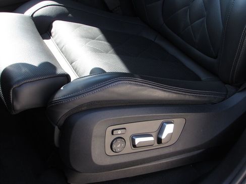 Used 2023 BMW X5 xDrive40i w/ Premium Package AWD/4WD image 9