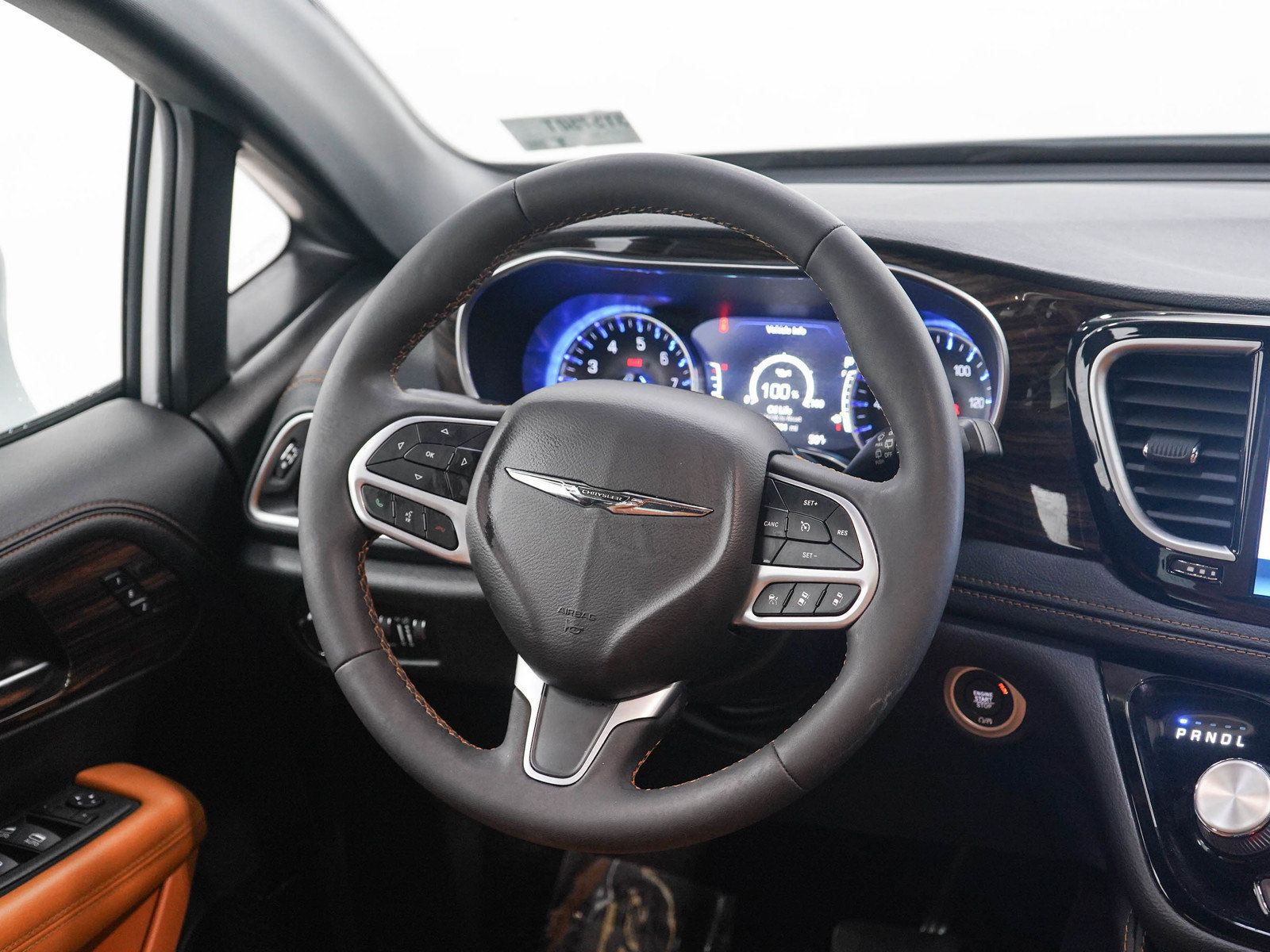 Used 2022 Chrysler Pacifica Pinnacle AWD/4WD image 15