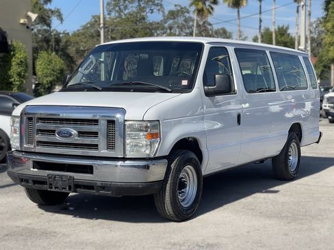 Used 2011 Ford E-350 and Econoline 350 XLT image 8