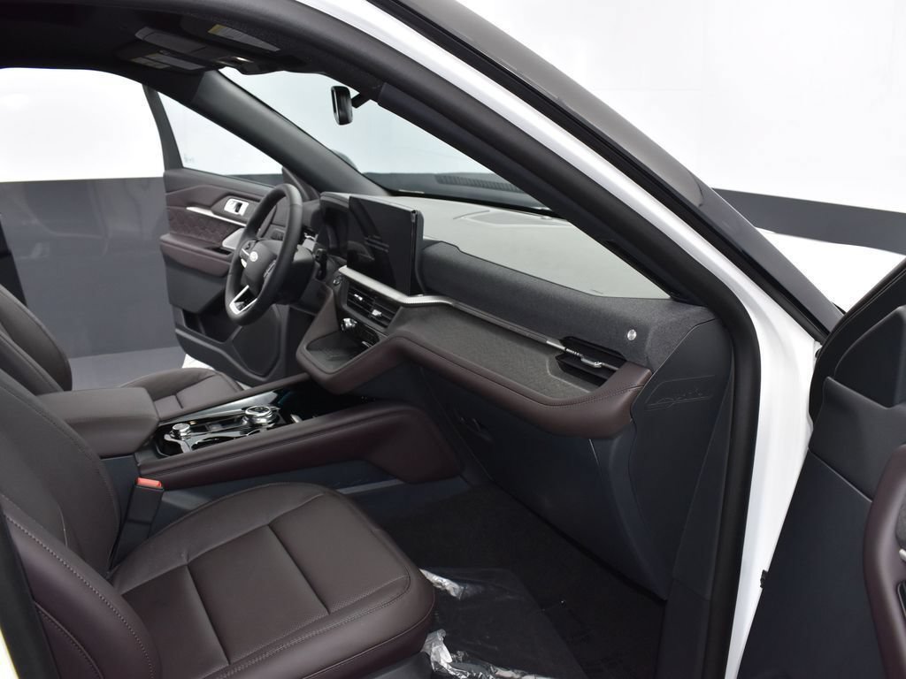 Used 2025 Ford Explorer Platinum w/ Ultimate Package RWD image 22