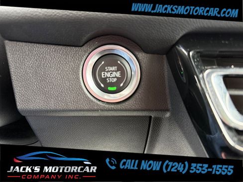 Used 2025 Chevrolet Traverse RS AWD/4WD image 23