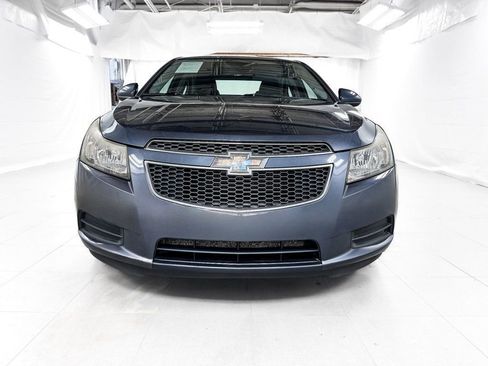 Used 2014 Chevrolet Cruze LT FWD image 2