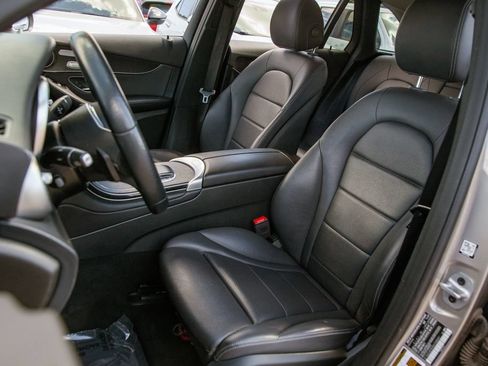 Used 2022 Mercedes-Benz GLC 300 image 13