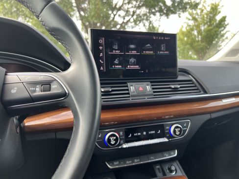 Used 2023 Audi Q5 2.0T Premium Plus w/ Premium Plus Package AWD/4WD image 18