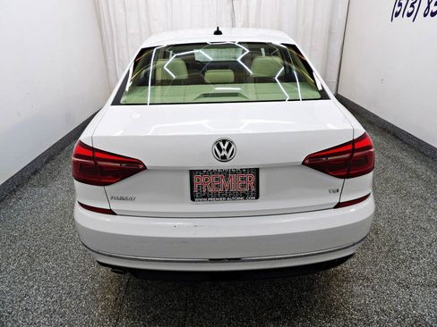 Used 2018 Volkswagen Passat 2.0T R-Line FWD image 5