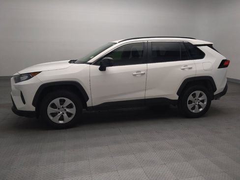 Used 2020 Toyota RAV4 LE AWD/4WD image 2