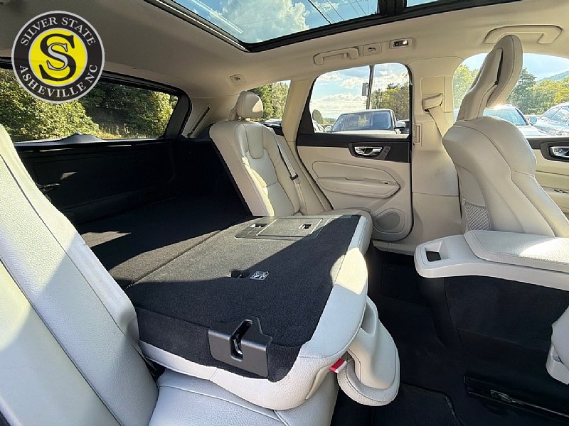 Used 2018 Volvo XC60 T5 Momentum w/ Vision Package AWD/4WD image 20