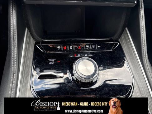 Used 2024 Jeep Wagoneer Series II AWD/4WD image 24